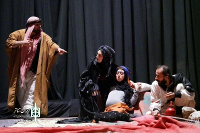 نمایش «گاهی آسمان همینجاست» در خوی اجرا شد