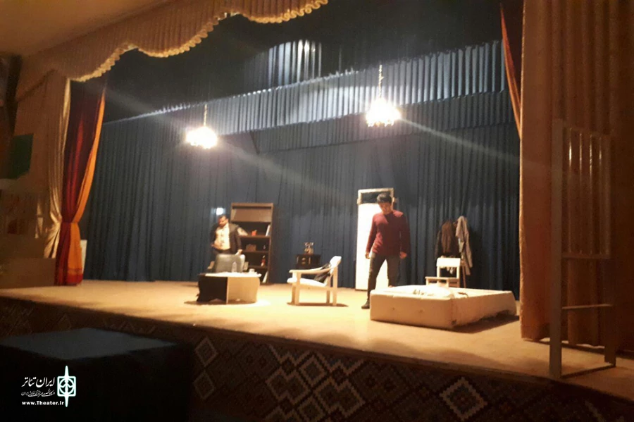 نمایش« لطفا سیگار نکشید» در پیرانشهر اجرا شد. 2