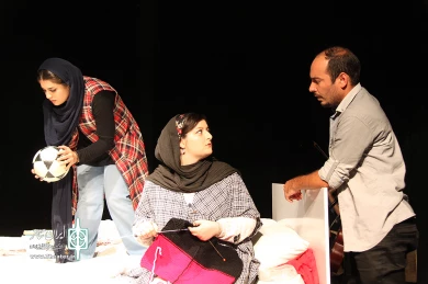 نمایش « وخداوند درون یک مرد دو قلب قرار نداد» در ارومیه اجرا شد.