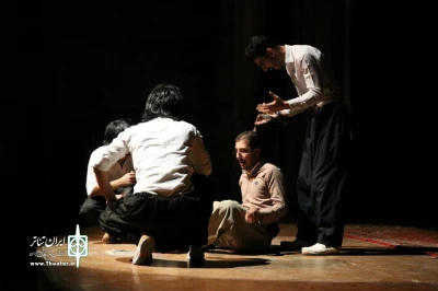 نمایش «ئه وین و خه نجه ر» پس از بوکان در مهاباد اجرا شد