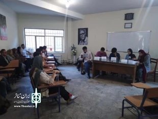 جلسه خوانش و تحلیل نمایش  «خرده‌ ریزها » در مهاباد برگزار شد 3