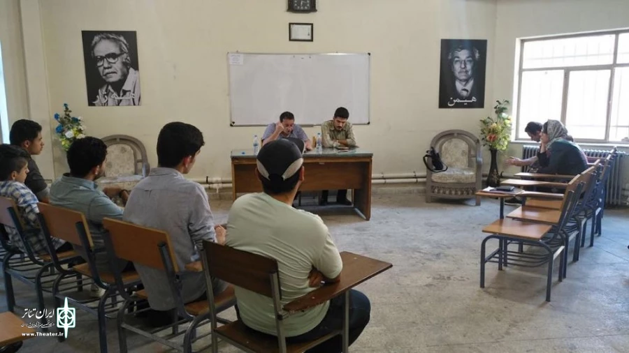 جلسه خوانش و تحلیل نمایش « مارکس در سوهو » در مهاباد برگزار شد 2