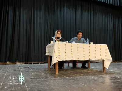 جلسه خوانش ، تحلیل و شناخت نمایش «جایی در‌میان خوک‌ها» در مهاباد برگزار شد