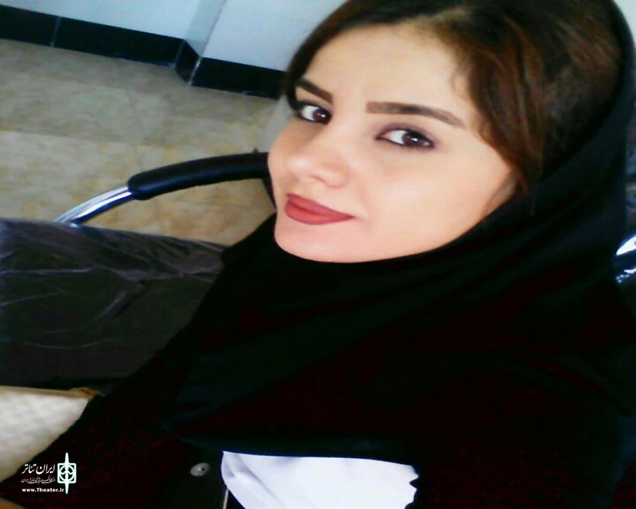 ترجمه متون نمایشی نویسنده استان آدربایجان‌غربی«رسول بانگین» به زبان انگلیسی. 2