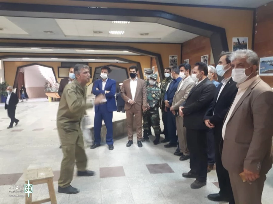 نمایش محیطی «خوابی بر بالش جنگ» در مهاباد به اجرا در آمد. 2