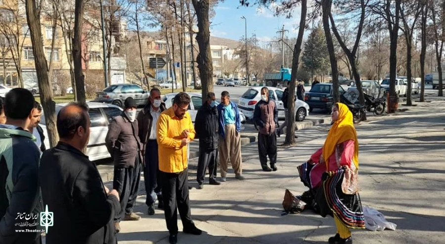 نمایش خیابانی « الف آه می‌کشم » در بوکان به اجرا در آمد. 4