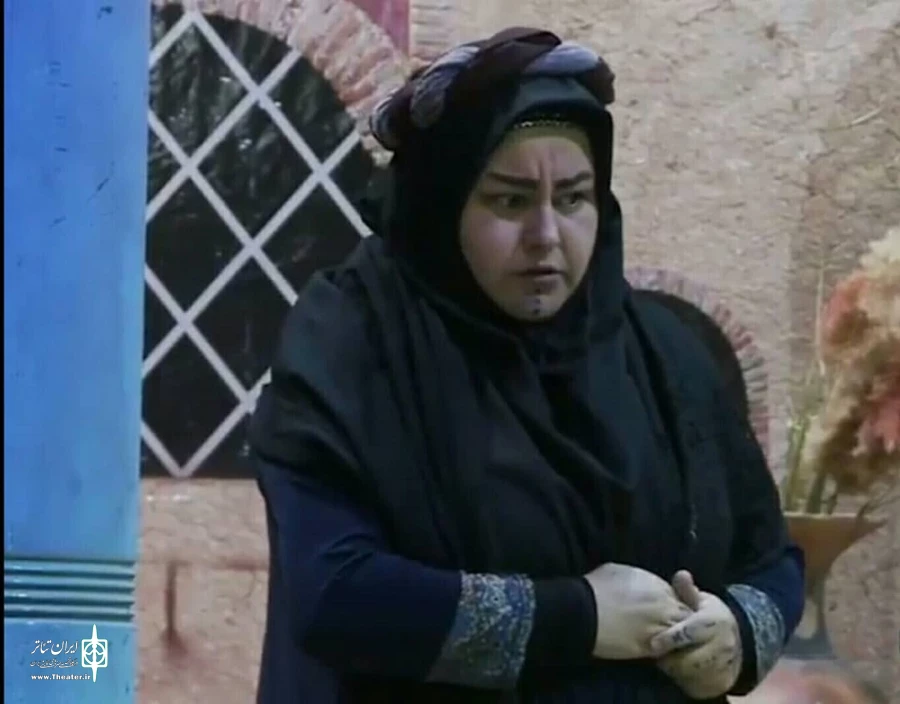 روایتی از حکایت ناتمام به کارگردانی حدیثه راد عنوان نخست اولین سوگواره تک راویان خورشید را کسب کرد 4