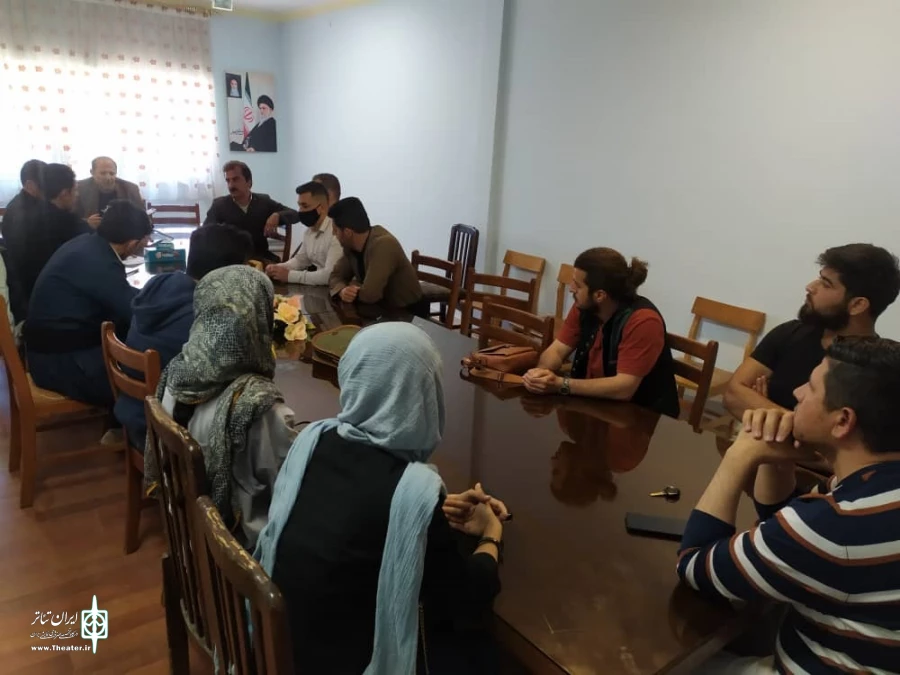 نشست هم اندیشی و آسیب شناسی نخستین جشنواره تئاتر «رامان» شهرستان سردشت. 2