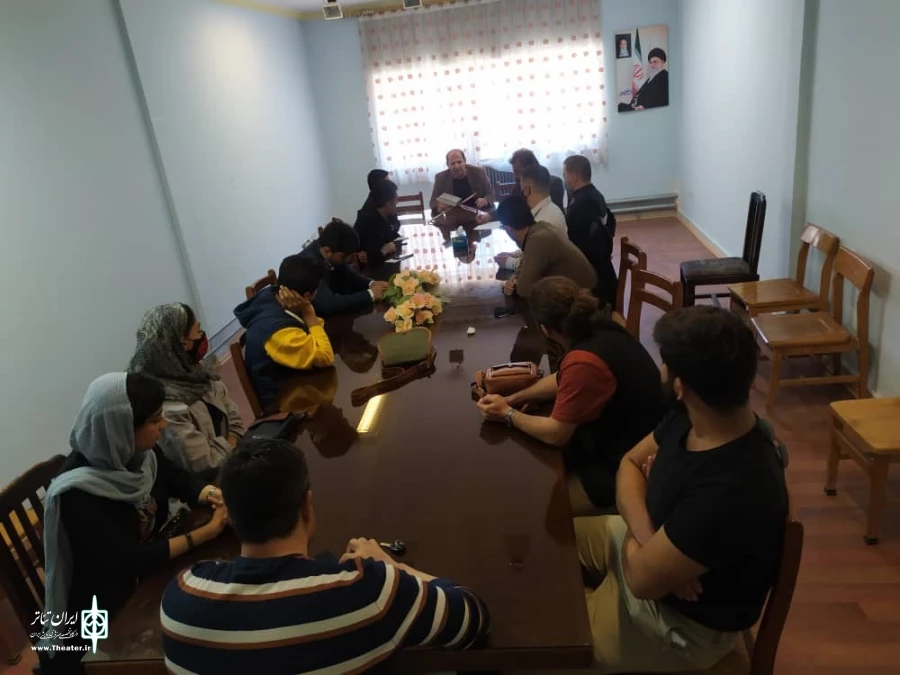 نشست هم اندیشی و آسیب شناسی نخستین جشنواره تئاتر «رامان» شهرستان سردشت. 3