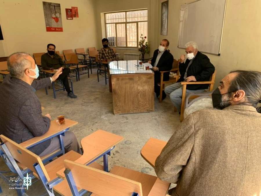 نشست هنرمندان تئاتر شهرستان مهاباد در خصوص وضعیت تئاتر این شهرستان. 2