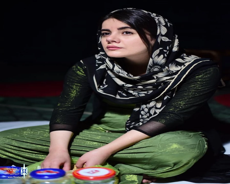 «همه‌‌ی گنجشک‌ها مرده‌ بودند» به اجرا در آمد.  4