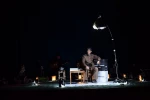 «همه‌‌ی گنجشک‌ها مرده‌ بودند» به اجرا در آمد.  5