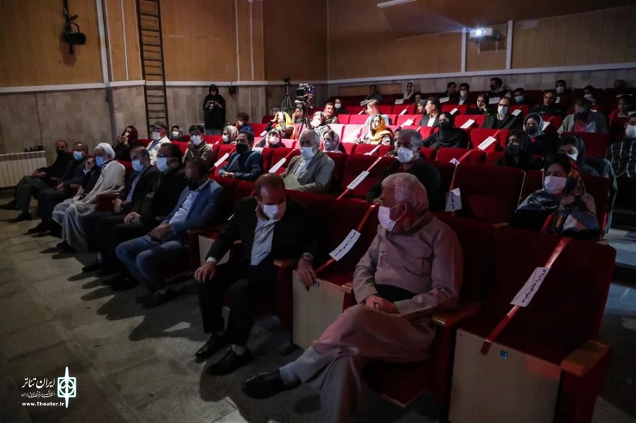 برگزیدگان نخستین جشنواره تئاتر «مونودرام» شهرستان مهاباد معرفی شدند. 3