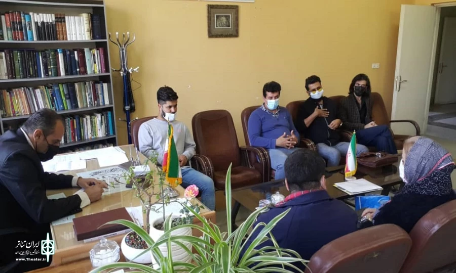 دفتر هنرهای نمایشی بوکان نشستی را با کارگردانان شهر برگزار کرد. 4