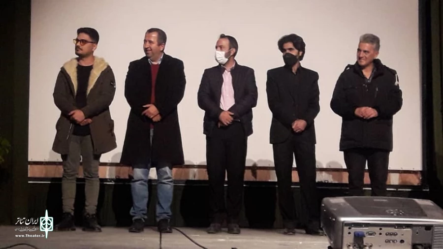 برگزیدگان دومین جشنواره نمایشنامه خوانی « آوای صحنه » شهرستان میاندوآب مشخص شد. 3