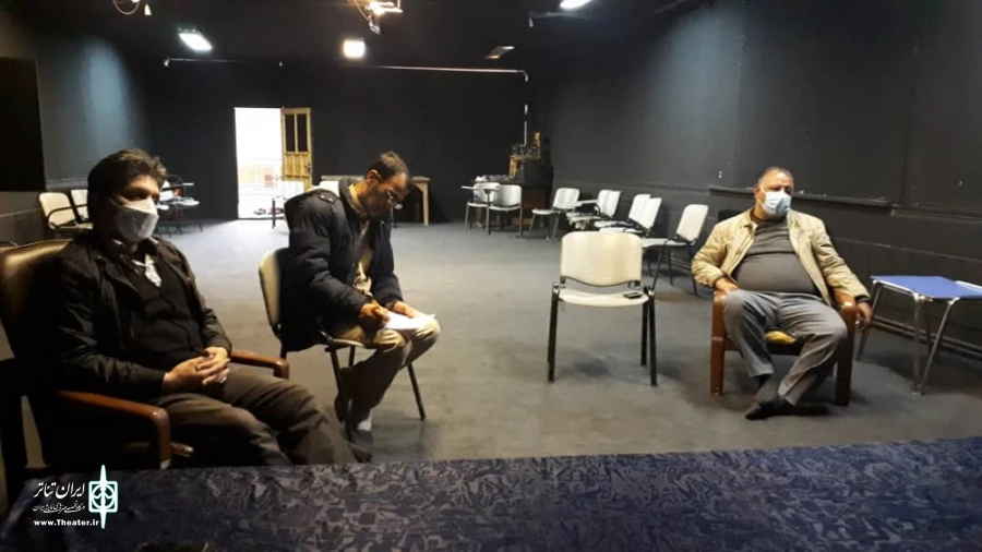 نشست جمعی از هنرمندان تئاتر شهرستان میاندوآب در خصوص برگزاری جشنواره «نهال» میاندوآب. 3
