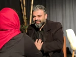 نمایش ماهی ها می میرند  به عنوان دومین اجرای روز نخست به روی صحنه رفت  2