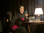 نمایش ماهی ها می میرند  به عنوان دومین اجرای روز نخست به روی صحنه رفت  3
