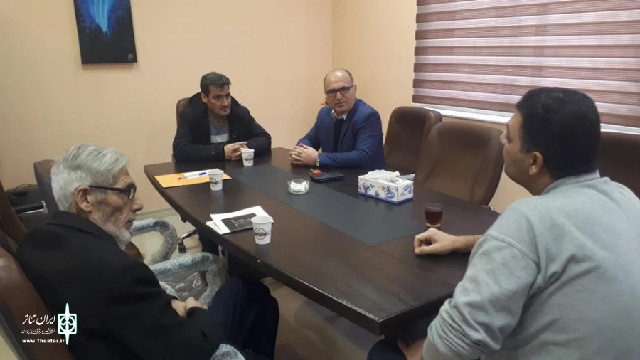 نشست رئیس انجمن هنرهای نمایشی شهرستان پلدشت با رئیس اداره فرهنگ و ارشاد اسلامی این شهرستان. 4