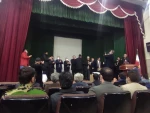 با حضور مدیر عامل انجمن هنرهای نمایشی استان آذربایجان‌غربی، جمعی از مسئولان شهرستان، هنرمندان، پیشکسوتان و اصحاب رسانه. 5