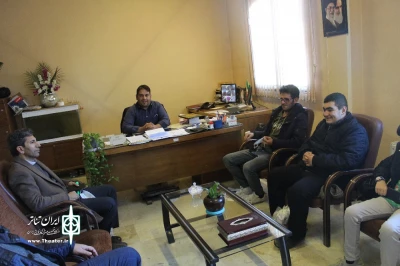 با حضور فرماندار، رییس انجمن هنرهای نمایشی و جمعی از هنرمندان تئاتر

نشست اعضای انجمن هنرهای نمایشی چالدران با فرماندار
