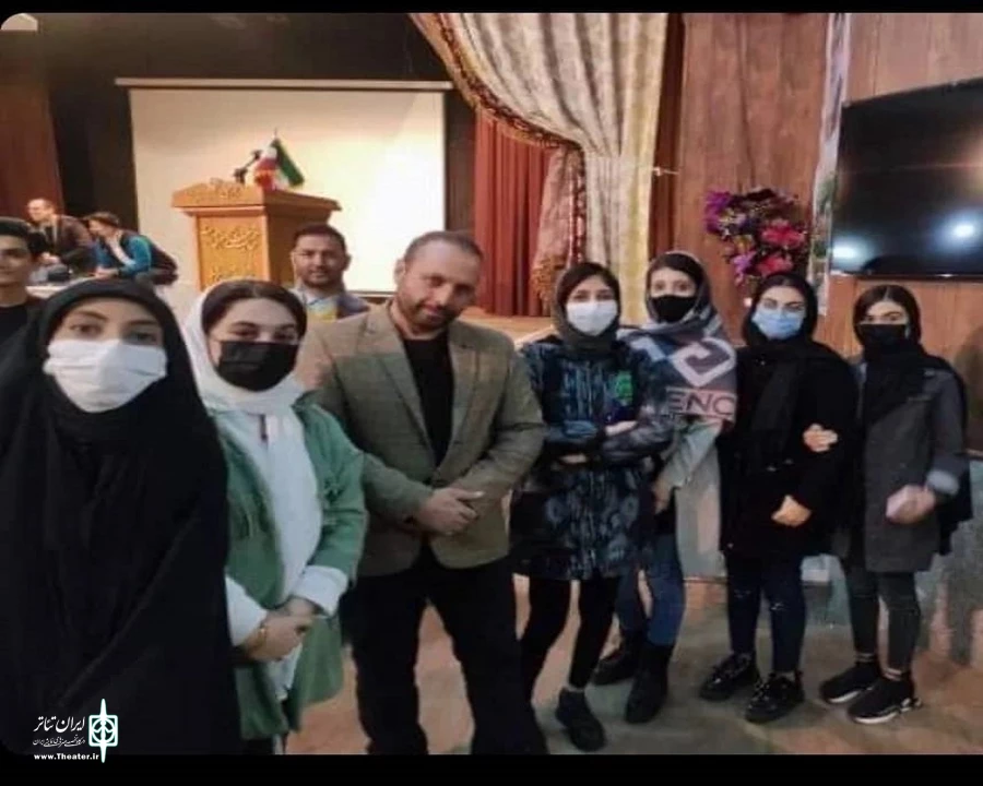 همزمان با مراسم تودیع مسئول دفتر هنرهای نمایشی شهرستان شوط. 4