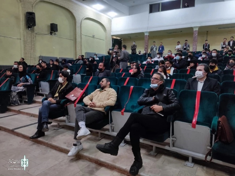نمایش چاقوی دم کرده شب در جشنواره رامان سردشت به روی صحنه رفت  6