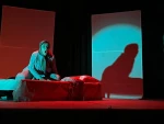 نمایش سگ ها مادرت را میخورند در جشنواره رامان سردشت به روی صحنه رفت 4