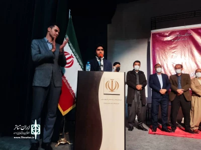 در آیین اختتامیه

دومین جشنواره استانی تئاتر رامان شهرستان سردشت برگزیدگان خود را شناخت