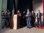 نمایش «سگ‌ها مادرت را می‌خورند» با کارگردانی و بازی شبنم راموز کار برگزیده دومین جشنواره رامان شد. 10