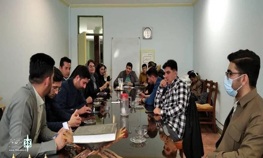 اعضای دبیرخانه دومین جشنواره استانی تئاتر رامان شهرستان سردشت تشکیل جلسه داد. 2