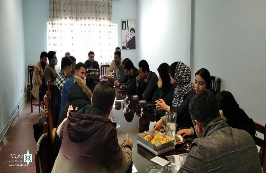 اعضای دبیرخانه دومین جشنواره استانی تئاتر رامان شهرستان سردشت تشکیل جلسه داد. 3