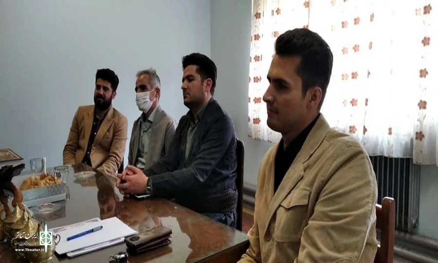 اعضای دبیرخانه دومین جشنواره استانی تئاتر رامان شهرستان سردشت تشکیل جلسه داد. 4
