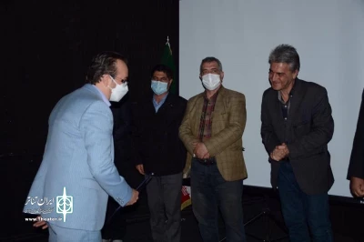 از پرفورمنس ۱۹ تقدیر شد

از ۳۰ نفر از عوامل اجرایی نمایش «پرفورمنس ۱۹ » تقدیر شد
