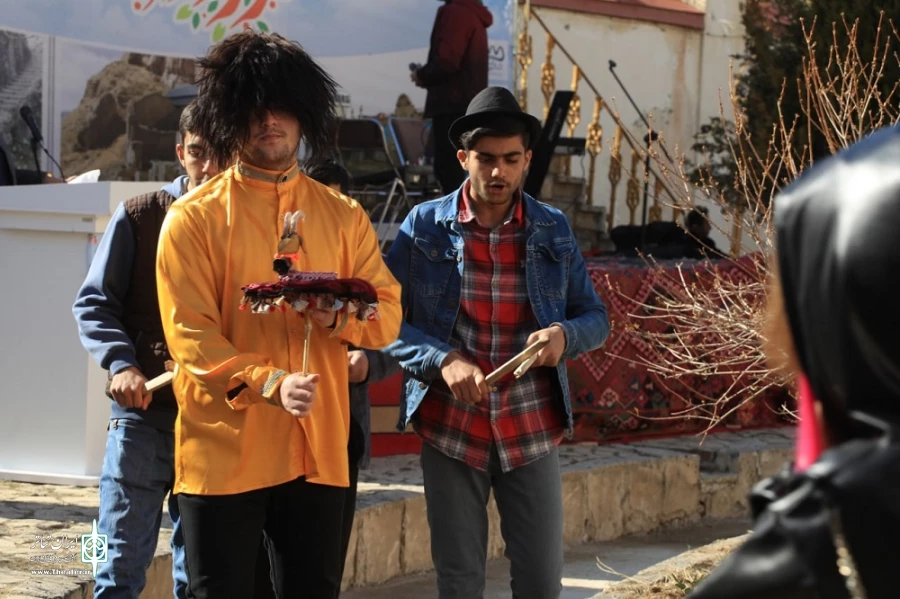 نمایش آئیین سنتی تکم خوانی در شهرستان ماکو
 2