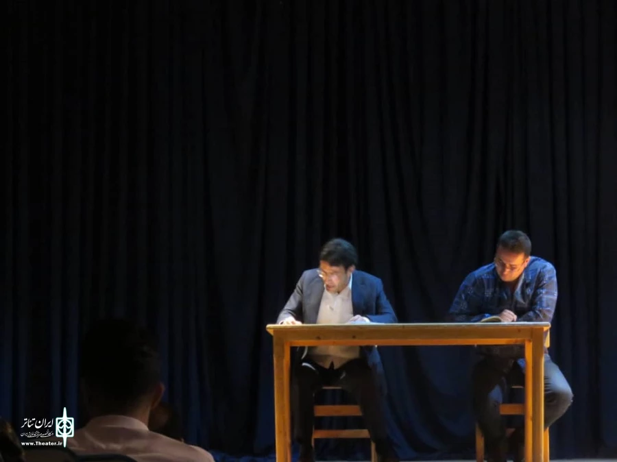 نمایشنامه «یادداشت های یک دیوانه» اثر  "نیکلای گوگول" ترجمه خشار دیهیمی با هدایت رضا رحمان‌پور.
 2