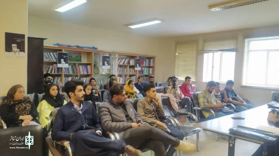 تحلیل و بررسی نمایشنامه‌های خوانش شده جشنواره نمایشنامه‌خوانی «برف» پیرانشهر.

 2