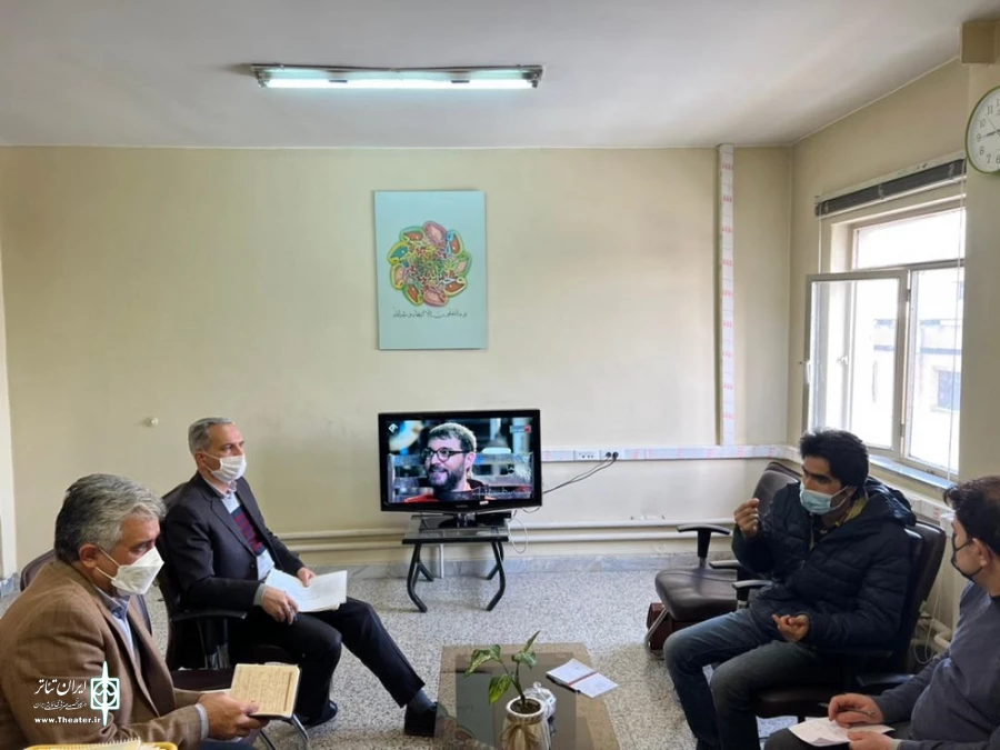 برنامه‌های پیشنهادی هنرهای نمایشی در نشست مدیرعامل انجمن هنرهای نمایشی استان با مسئولین اداره کل ارشاد اسلامی مورد بررسی قرار گرفت.
 2