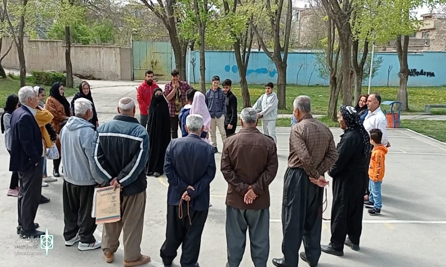 اجرای نمایش خیابانی «بیراهه» به اجرا در آمد.
 2