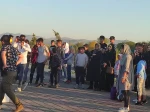 نمایش خیابانی «سوختم٬ سوختی٬ سوخت» در شهرستان شاهین‌دژ به اجرا در آمد.
 2