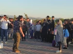 نمایش خیابانی «سوختم٬ سوختی٬ سوخت» در شهرستان شاهین‌دژ به اجرا در آمد.
 2