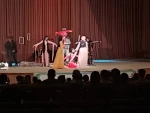 نمایش «بووکه بارانه» در میان استقبال پر شور علاقمندان به اجرا در آمد. 6
