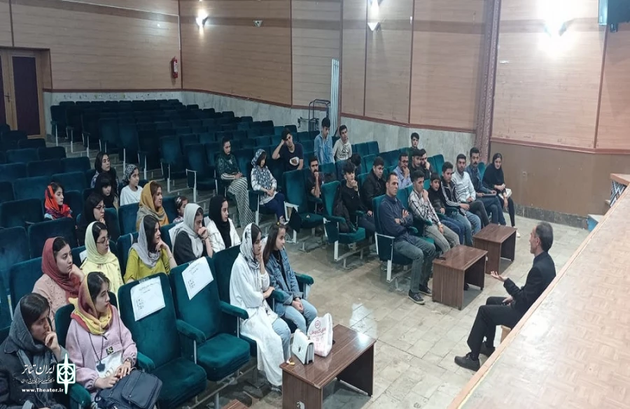 ورکشاپ دو روزه بازیگری در پیرانشهر برگزار شد . 
 2