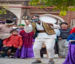 نمایش خیابانی ۲۰۴۰ (بیست،چهل) در شهرستان خوی به اجرا در آمد.
 2