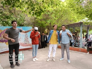 اجرای نمایش خیابانی «خیاباندا ائلچیلیخ» در شهرستان نقده به اجرا درامد
 4