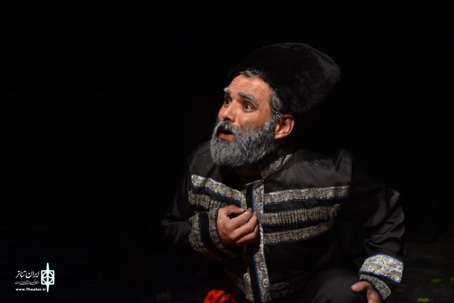 نمایش  ترکی "یئنه یاپراقلار دوشور" در ارومیه روی صحنه رفت 2