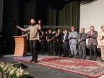 شبنم راموز کارگردان و بازیگر نمایش «سگها مادرت را می‌خورند» جوایز اصلی جشنواره را از آن خود کرد.
 2