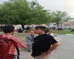 در میان استقبال علاقمندان تئاتر خیابانی با اجرای نمایش «جنگ که تموم نشده»
 2