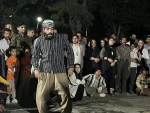 نمایش خیابانی «هزاران کس» از شهرستان بوکان.
 2