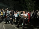 نمایش خیابانی «هزاران کس» از شهرستان بوکان.
 2